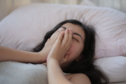 夜间鼻塞严重，平躺就无法顺畅呼吸